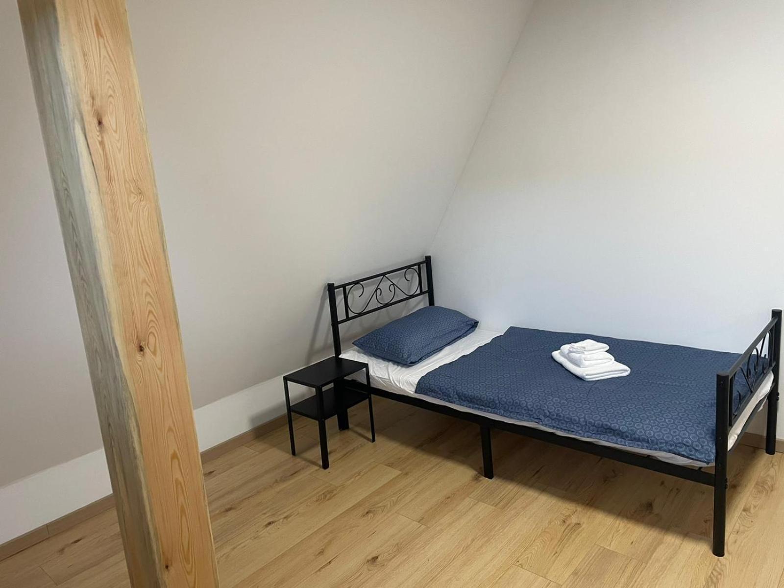 Moderne Ferienwohnung In Gelsenkirchen-Schalke Fuer 1 Bis 7 Personen Mit Terrasse, Ideal Fuer Gruppen & Stadionbesuche المظهر الخارجي الصورة